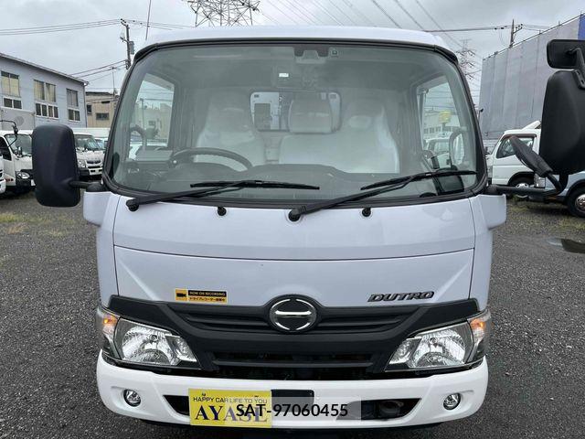 Hino DUTRO 2017-11 7326801-1