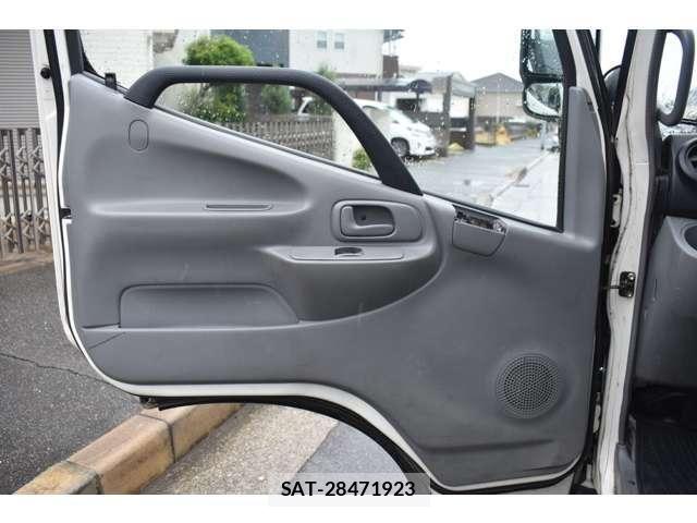 Hino DUTRO 2016-08 7326806-9