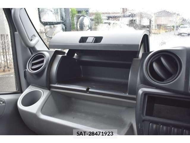 Hino DUTRO 2016-08 7326806-21