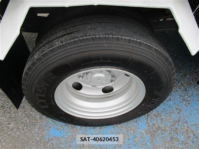 Hino DUTRO 2013-12 7326802-18