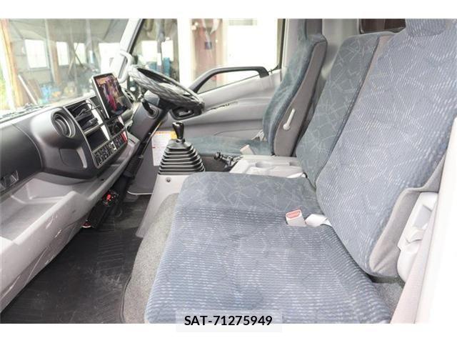 Hino DUTRO 2021-03 7326803-25
