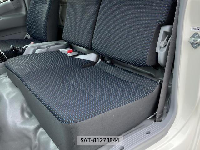 Hino DUTRO 2025-05 7357580-18