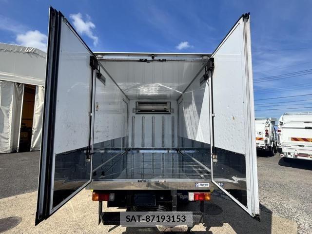Hino DUTRO 2020-02 7357592-10