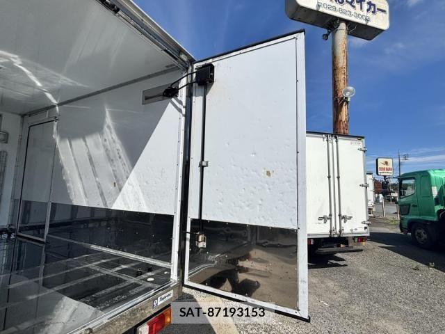 Hino DUTRO 2020-02 7357592-12