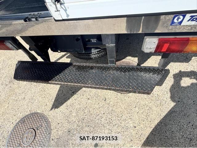 Hino DUTRO 2020-02 7357592-16