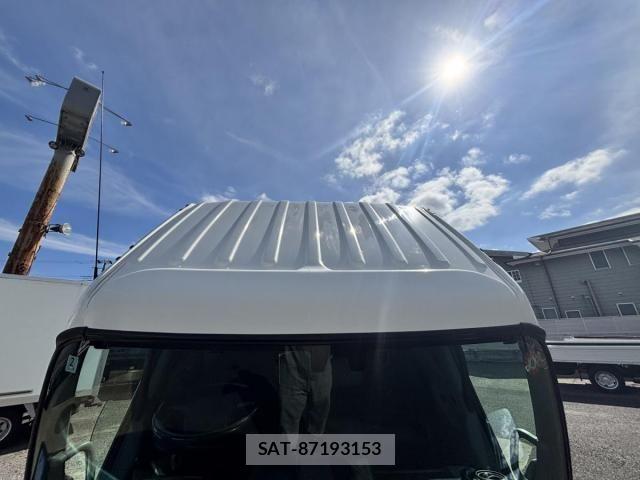 Hino DUTRO 2020-02 7357592-18