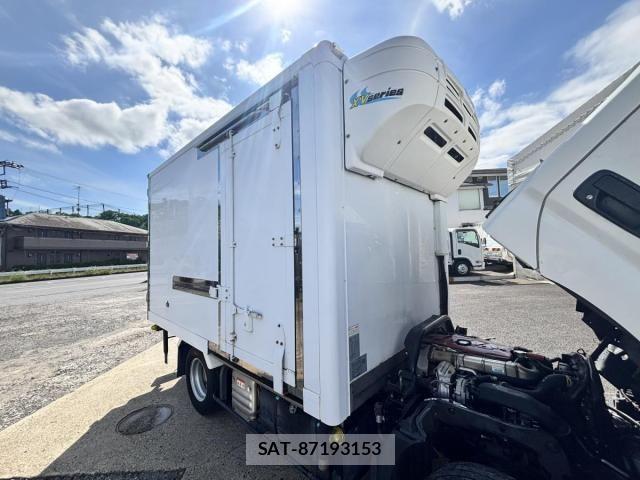Hino DUTRO 2020-02 7357592-21