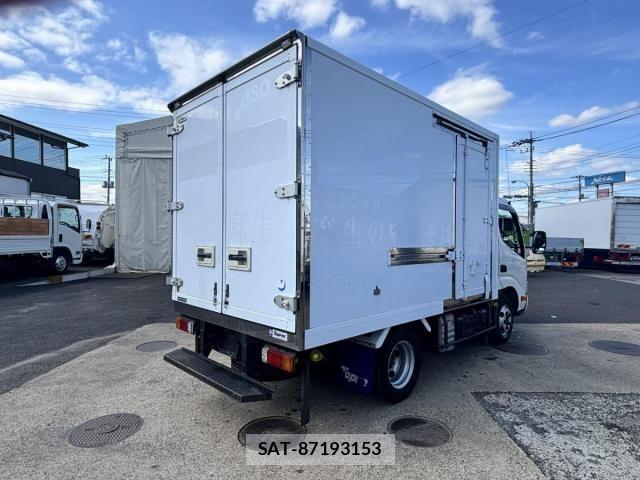 Hino DUTRO 2020-02 7357592-4