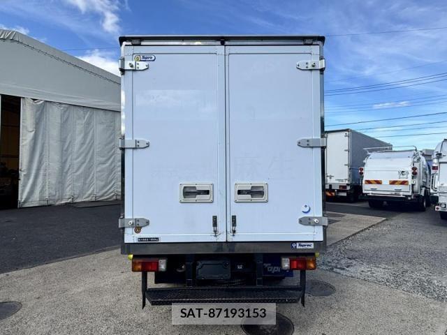 Hino DUTRO 2020-02 7357592-5