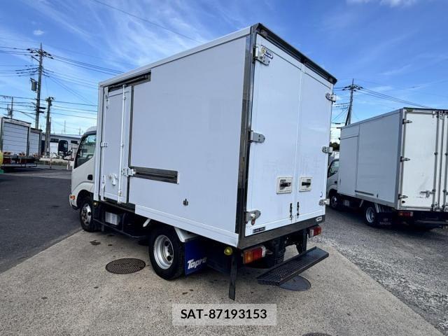 Hino DUTRO 2020-02 7357592-6