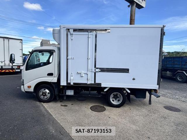 Hino DUTRO 2020-02 7357592-7