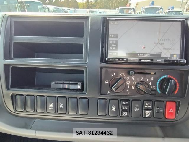 Hino DUTRO 2019-08 7357578-27