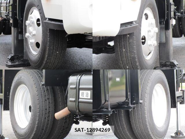 Hino DUTRO 2017-12 7357586-18