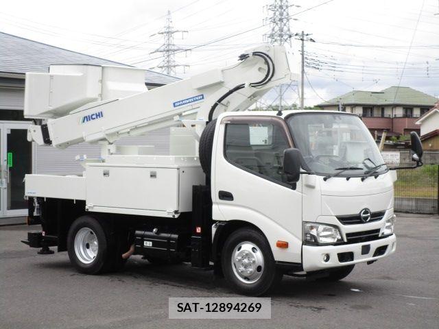 Hino DUTRO 2017-12 7357586-1