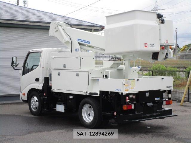 Hino DUTRO 2017-12 7357586-2