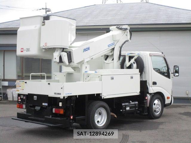 Hino DUTRO 2017-12 7357586-3