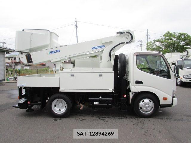 Hino DUTRO 2017-12 7357586-4