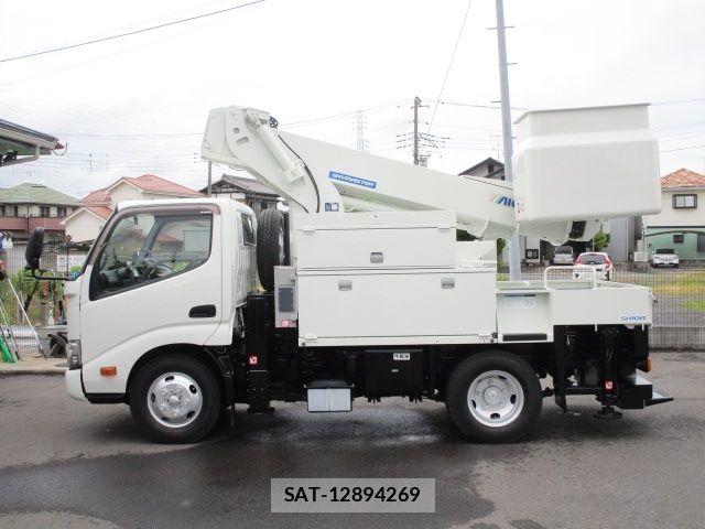 Hino DUTRO 2017-12 7357586-5