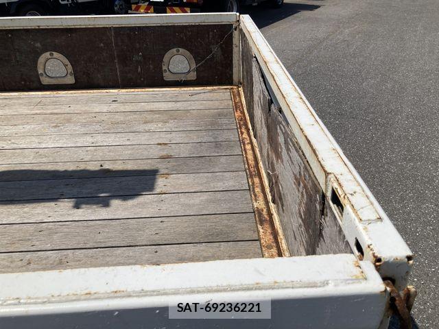 Hino DUTRO 2012-09 7357590-9