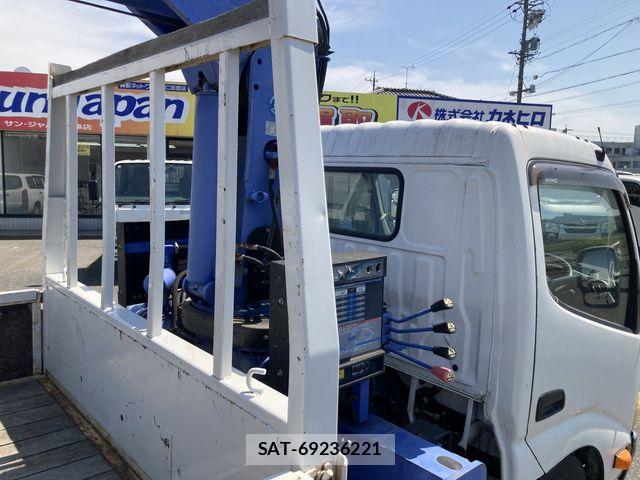 Hino DUTRO 2012-09 7357590-13