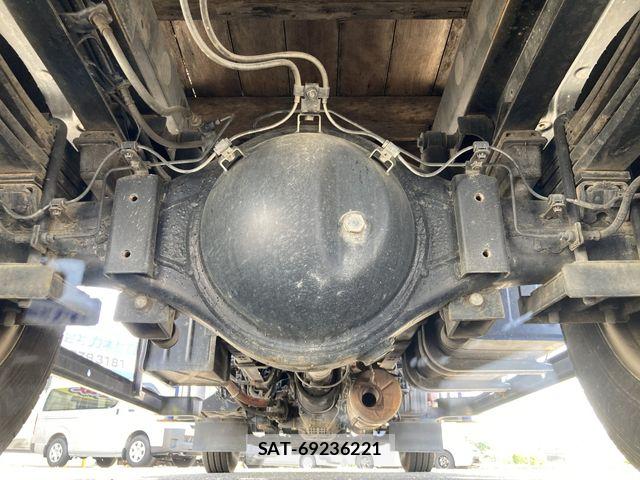 Hino DUTRO 2012-09 7357590-17