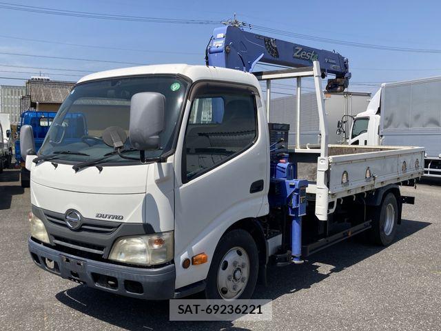 Hino DUTRO 2012-09 7357590-1