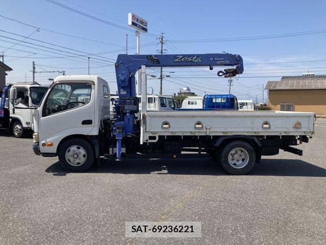 Hino DUTRO 2012-09 7357590-21