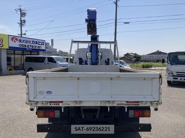 Hino DUTRO 2012-09 7357590-22