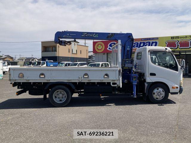Hino DUTRO 2012-09 7357590-23
