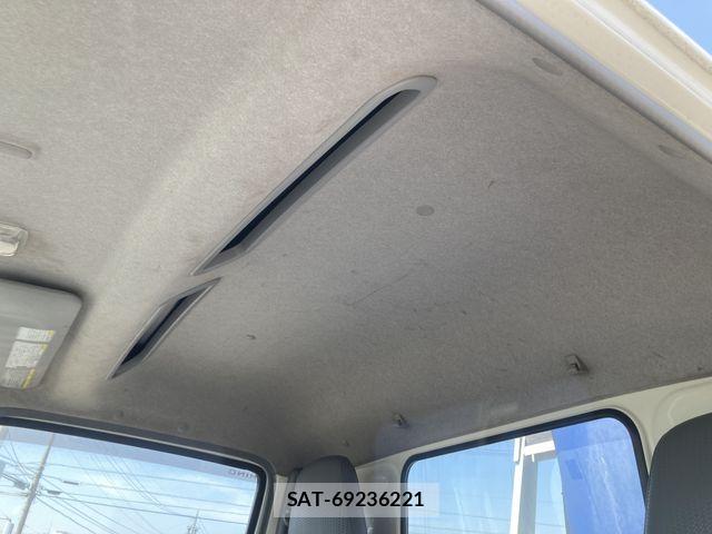 Hino DUTRO 2012-09 7357590-24