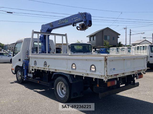 Hino DUTRO 2012-09 7357590-2