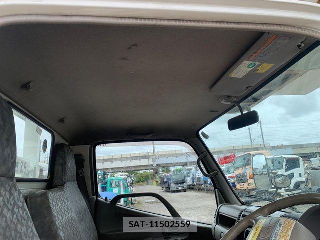 Hino DUTRO 2007-04 7357597-18