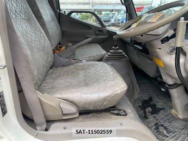 Hino DUTRO 2007-04 7357597-8