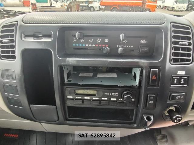 Hino DUTRO 2009-03 7357593-22