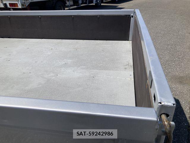 Hino DUTRO 2019-05 7357591-9