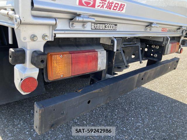 Hino DUTRO 2019-05 7357591-17