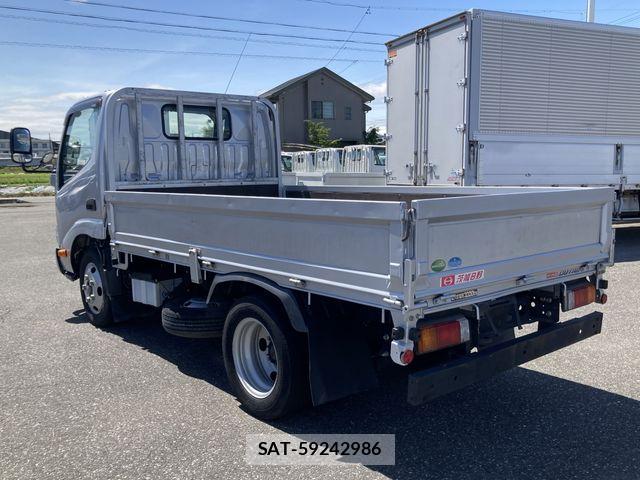 Hino DUTRO 2019-05 7357591-1