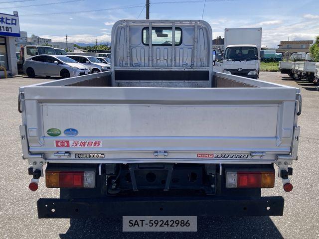 Hino DUTRO 2019-05 7357591-23