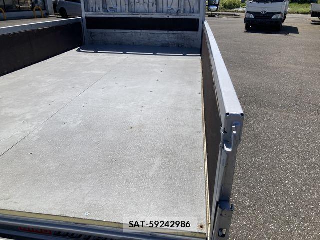 Hino DUTRO 2019-05 7357591-7