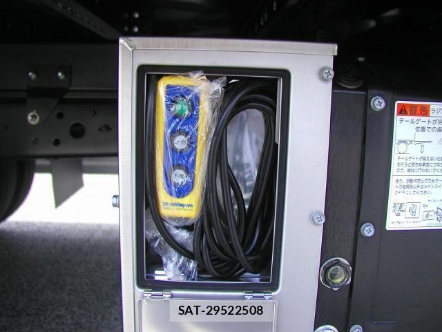 Hino DUTRO 2025-11 7357582-18