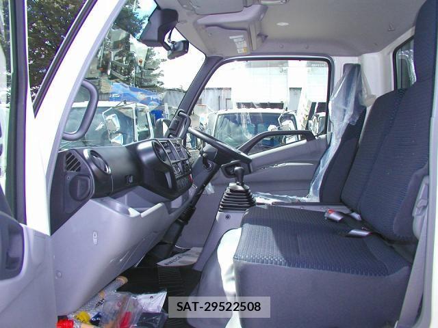 Hino DUTRO 2025-11 7357582-25