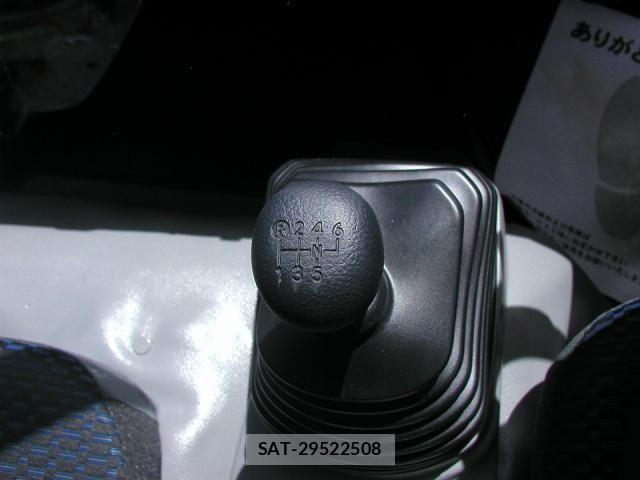 Hino DUTRO 2025-11 7357582-27