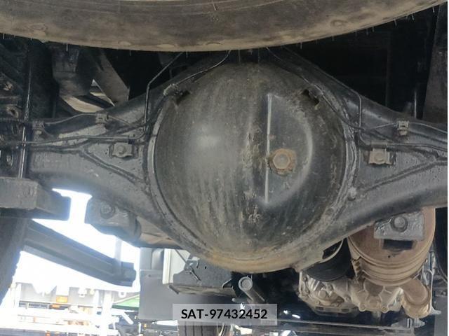 Hino DUTRO 2019-04 7357588-10