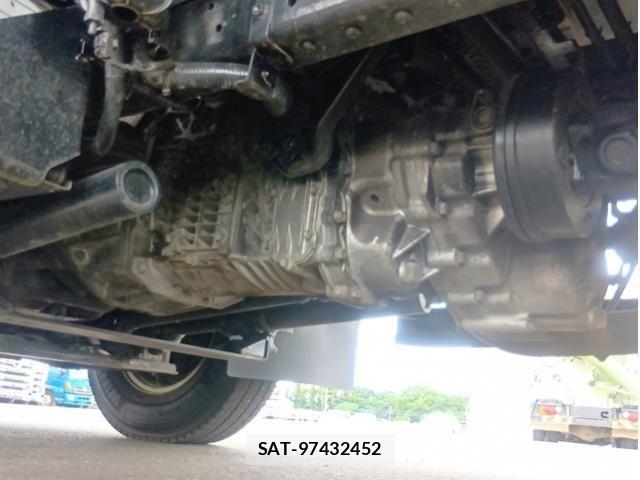 Hino DUTRO 2019-04 7357588-11