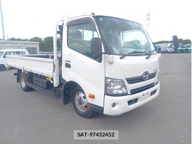 Hino DUTRO 2019-04 7357588-1
