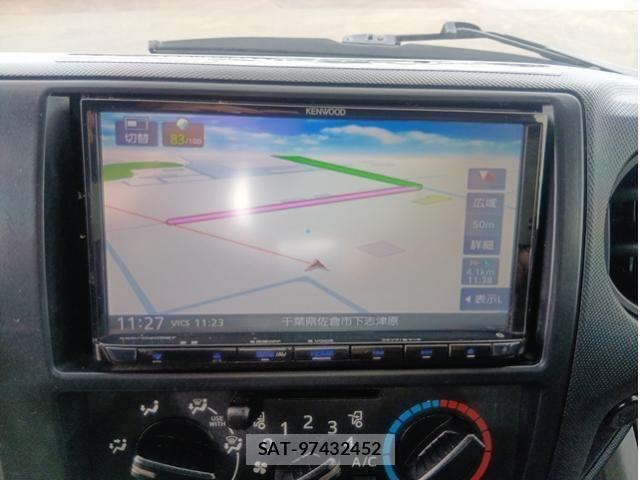Hino DUTRO 2019-04 7357588-23
