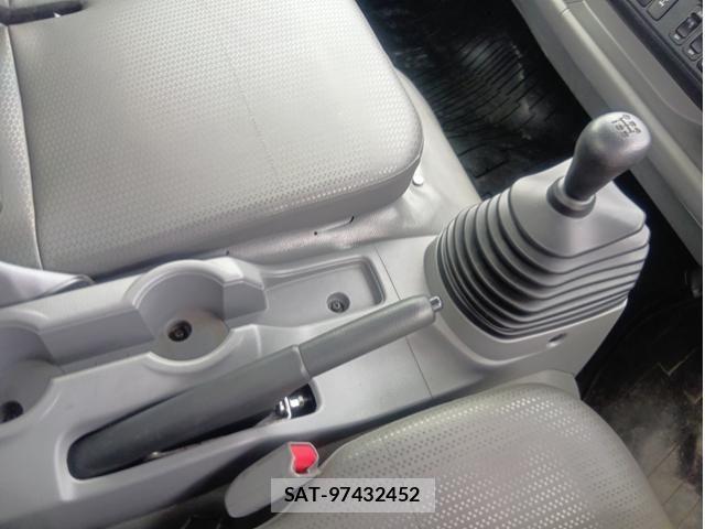 Hino DUTRO 2019-04 7357588-25