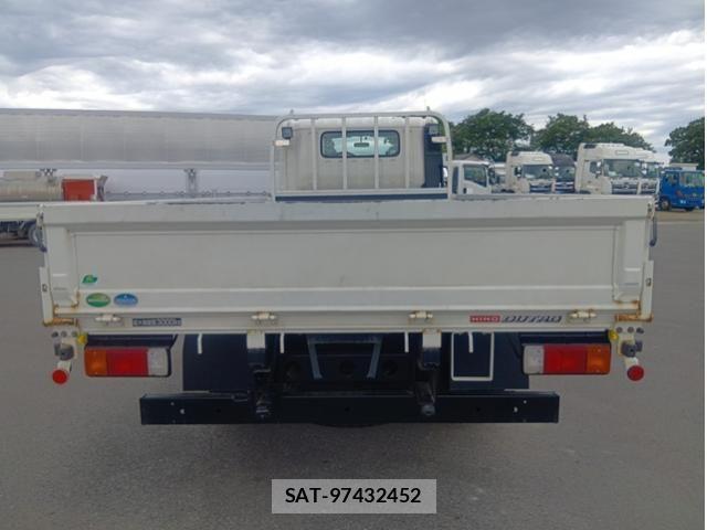Hino DUTRO 2019-04 7357588-3