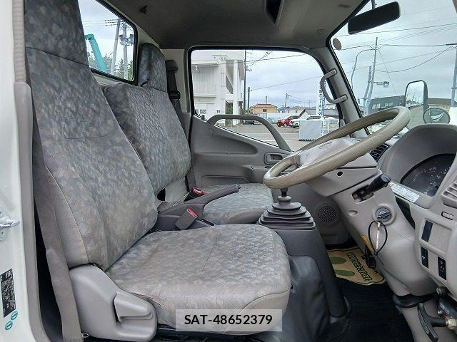 Hino DUTRO 2007-08 7357595-15