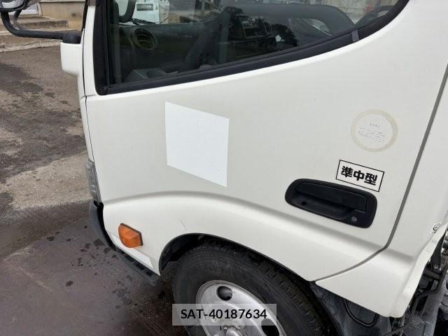 Hino DUTRO 2019-02 7357594-15